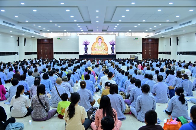 Tu niệm Phật một ngày