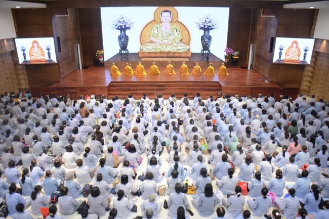 Tu niệm Phật một ngày