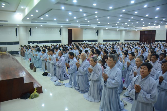 Tu niệm Phật một ngày