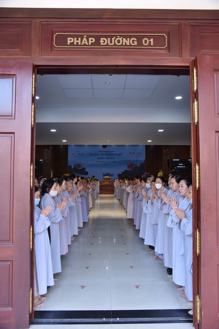 Tu niệm Phật một ngày