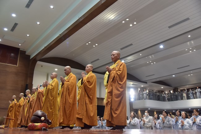 Tu niệm Phật một ngày