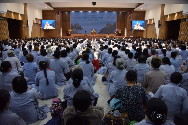 Tu niệm Phật một ngày