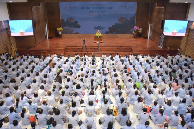 Tu niệm Phật một ngày