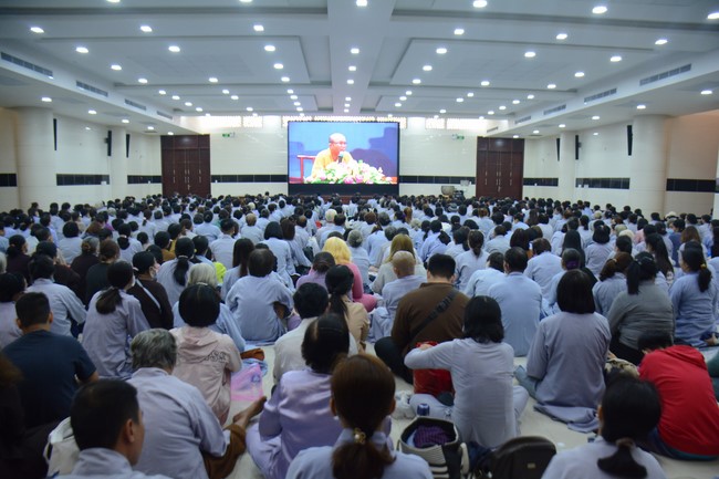 Tu niệm Phật một ngày