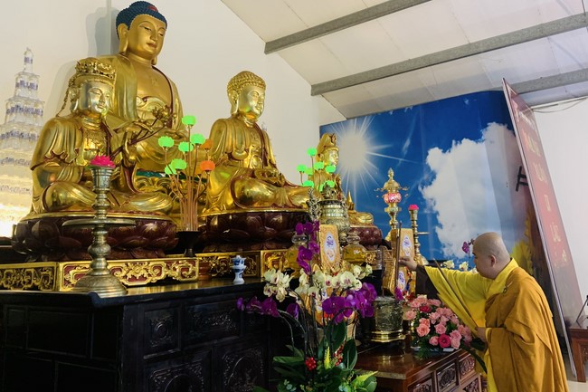 The  Leaving-home commemoration of Bodhisattva Siddhartha at Dong Cao pagoda