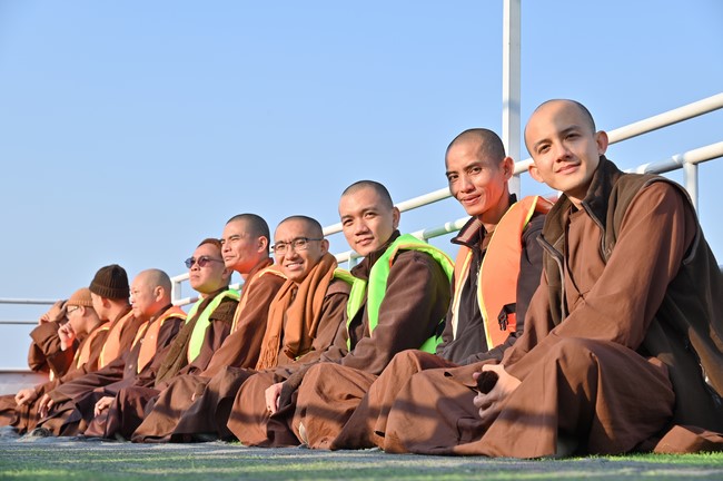 Visit Quynh Nhai spiritual complex and Da River Hydroelectric Lake in the fifth day of propagation trip in the Northern