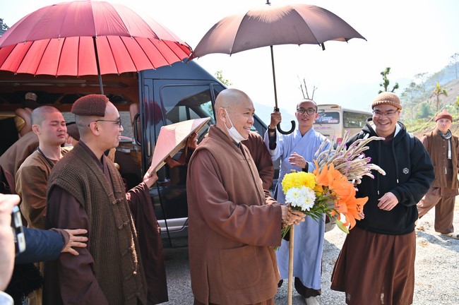 Visit Quynh Nhai spiritual complex and Da River Hydroelectric Lake in the fifth day of propagation trip in the Northern