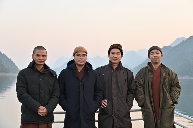 Visit Quynh Nhai spiritual complex and Da River Hydroelectric Lake in the fifth day of propagation trip in the Northern