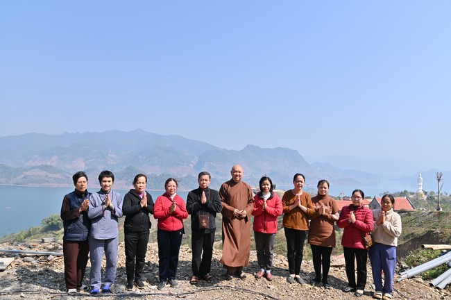 Visit Quynh Nhai spiritual complex and Da River Hydroelectric Lake in the fifth day of propagation trip in the Northern