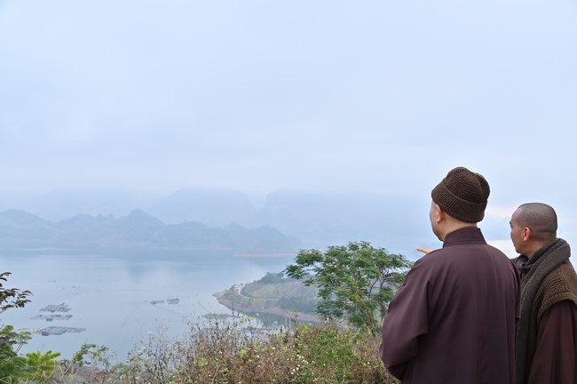 Visit Quynh Nhai spiritual complex and Da River Hydroelectric Lake in the fifth day of propagation trip in the Northern