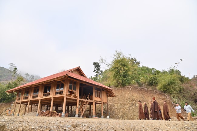 Visit Quynh Nhai spiritual complex and Da River Hydroelectric Lake in the fifth day of propagation trip in the Northern