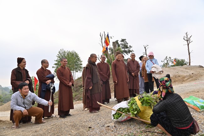 Visit Quynh Nhai spiritual complex and Da River Hydroelectric Lake in the fifth day of propagation trip in the Northern