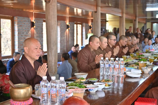 Visit Quynh Nhai spiritual complex and Da River Hydroelectric Lake in the fifth day of propagation trip in the Northern