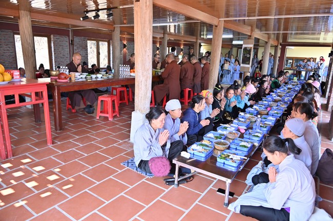 Visit Quynh Nhai spiritual complex and Da River Hydroelectric Lake in the fifth day of propagation trip in the Northern