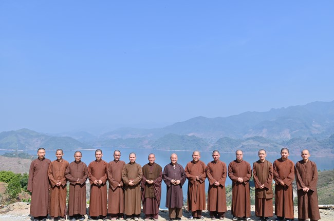 Visit Quynh Nhai spiritual complex and Da River Hydroelectric Lake in the fifth day of propagation trip in the Northern