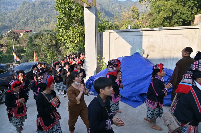 Preaching dharma at Son Phap pagoda in the sixth day of propagation trip in the Northern