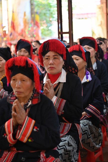 Preaching dharma at Son Phap pagoda in the sixth day of propagation trip in the Northern
