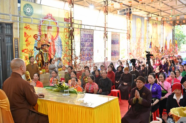 Preaching dharma at Son Phap pagoda in the sixth day of propagation trip in the Northern