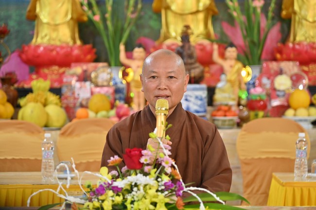 Preaching dharma at Son Phap pagoda in the sixth day of propagation trip in the Northern