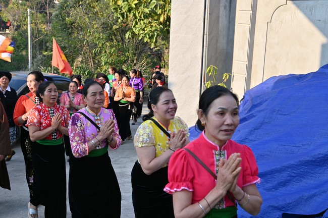 Preaching dharma at Son Phap pagoda in the sixth day of propagation trip in the Northern