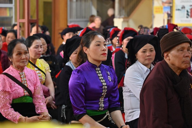 Preaching dharma at Son Phap pagoda in the sixth day of propagation trip in the Northern