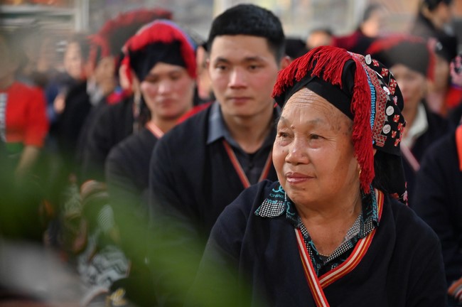 Preaching dharma at Son Phap pagoda in the sixth day of propagation trip in the Northern