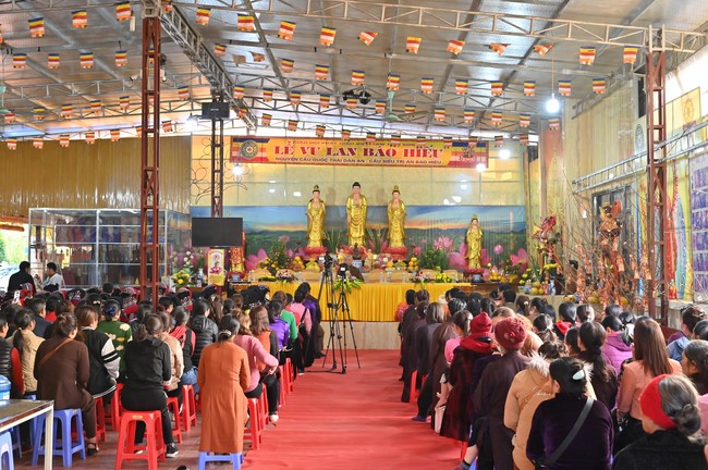 Preaching dharma at Son Phap pagoda in the sixth day of propagation trip in the Northern
