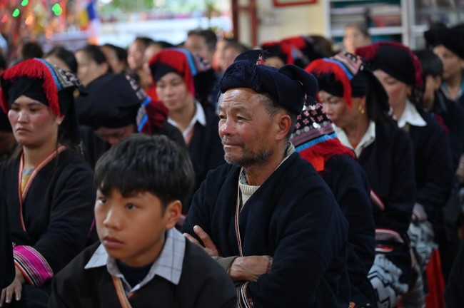 Preaching dharma at Son Phap pagoda in the sixth day of propagation trip in the Northern