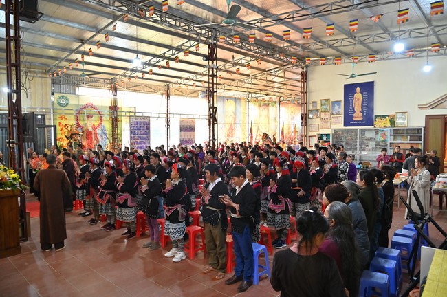 Preaching dharma at Son Phap pagoda in the sixth day of propagation trip in the Northern