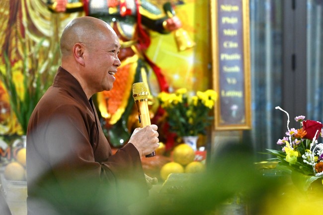 Preaching dharma at Son Phap pagoda in the sixth day of propagation trip in the Northern