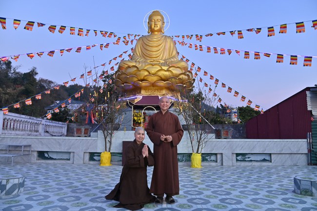Preaching dharma at Son Phap pagoda in the sixth day of propagation trip in the Northern