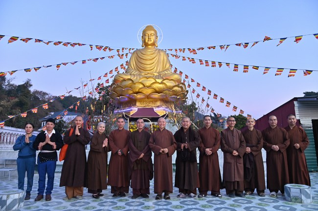 Preaching dharma at Son Phap pagoda in the sixth day of propagation trip in the Northern