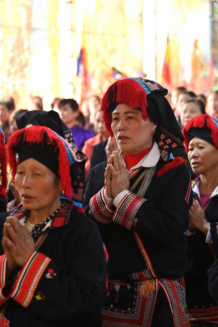 Preaching dharma at Son Phap pagoda in the sixth day of propagation trip in the Northern