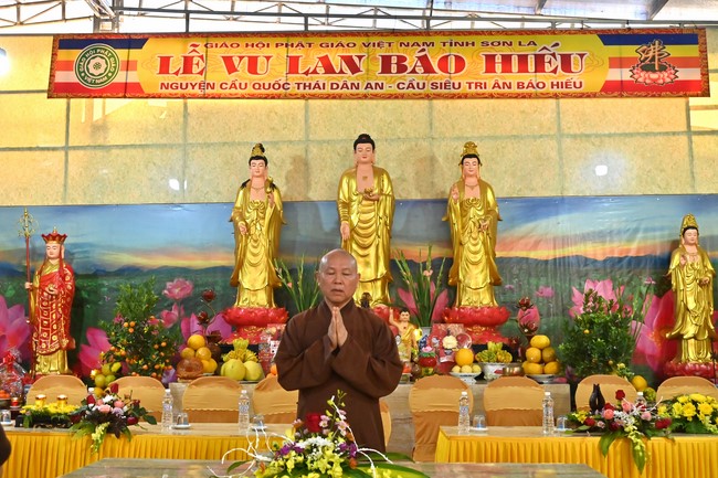 Preaching dharma at Son Phap pagoda in the sixth day of propagation trip in the Northern