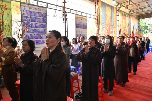 Preaching dharma at Son Phap pagoda in the sixth day of propagation trip in the Northern