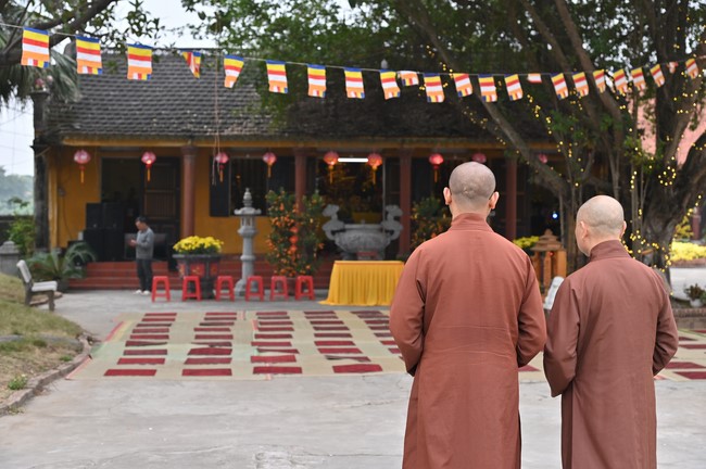 Preaching dharma at Co Tan pagoda and Ha Phu pagoda in the seventh day of propagation trip in the Northern
