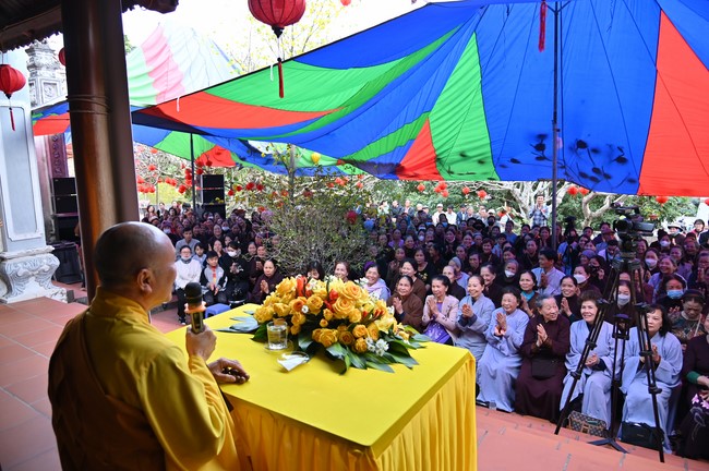 Preaching dharma at Co Tan pagoda and Ha Phu pagoda in the seventh day of propagation trip in the Northern