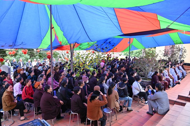 Preaching dharma at Co Tan pagoda and Ha Phu pagoda in the seventh day of propagation trip in the Northern