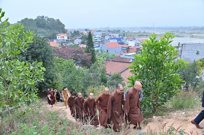 Preaching dharma at Co Tan pagoda and Ha Phu pagoda in the seventh day of propagation trip in the Northern
