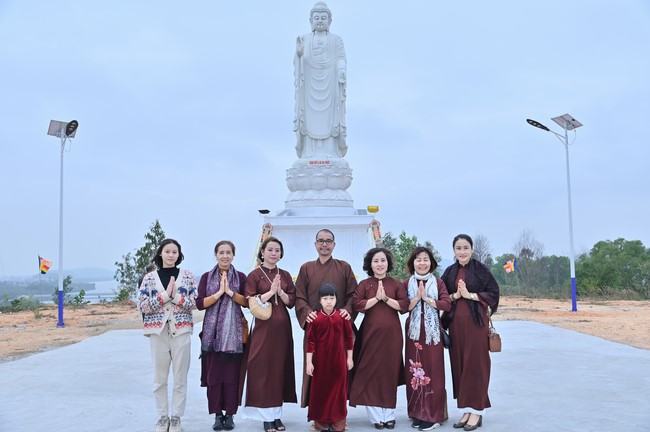 Preaching dharma at Co Tan pagoda and Ha Phu pagoda in the seventh day of propagation trip in the Northern