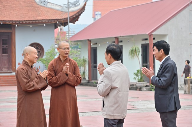 Preaching dharma at Co Tan pagoda and Ha Phu pagoda in the seventh day of propagation trip in the Northern