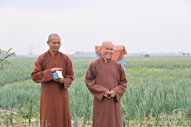 Preaching dharma at Co Tan pagoda and Ha Phu pagoda in the seventh day of propagation trip in the Northern