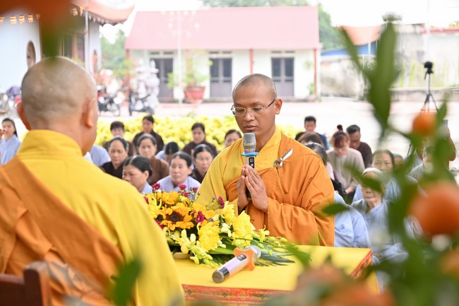 Preaching dharma at Co Tan pagoda and Ha Phu pagoda in the seventh day of propagation trip in the Northern
