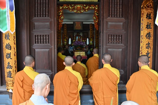 Preaching dharma at Co Tan pagoda and Ha Phu pagoda in the seventh day of propagation trip in the Northern