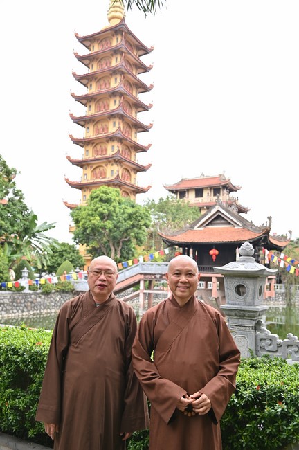 Preaching dharma at Co Tan pagoda and Ha Phu pagoda in the seventh day of propagation trip in the Northern