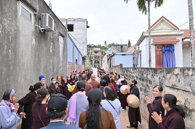 Preaching dharma at Co Tan pagoda and Ha Phu pagoda in the seventh day of propagation trip in the Northern