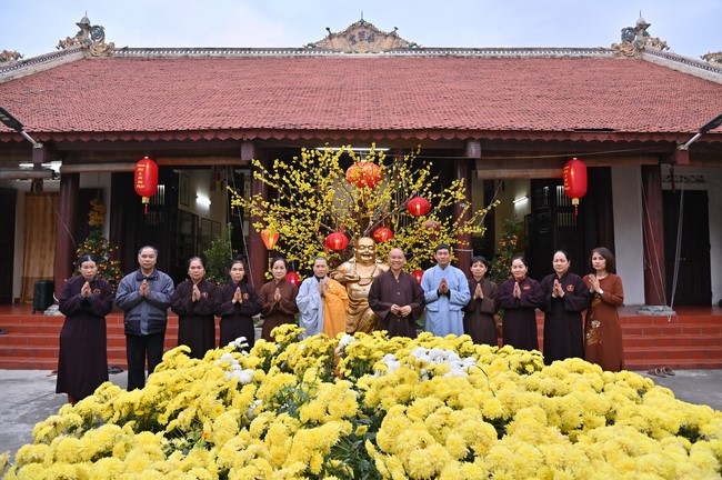 Preaching dharma at Co Tan pagoda and Ha Phu pagoda in the seventh day of propagation trip in the Northern
