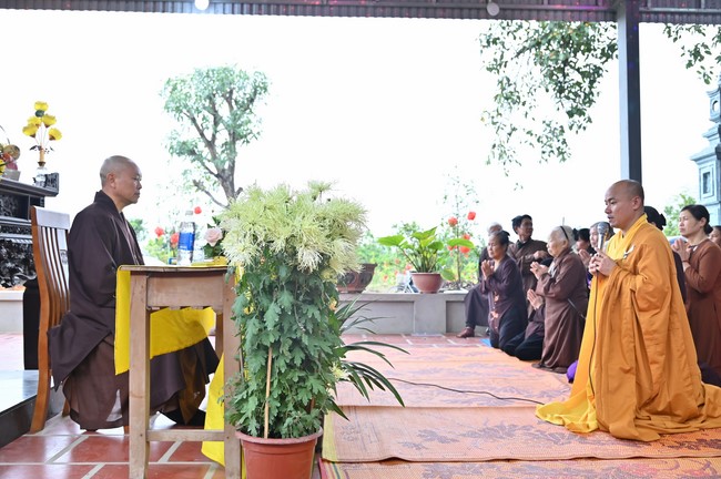 Preaching dharma at Bich Thuong pagoda and TayKhanh pagoda in the eighth day of propagation trip in the Northern