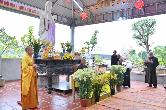 Preaching dharma at Bich Thuong pagoda and TayKhanh pagoda in the eighth day of propagation trip in the Northern