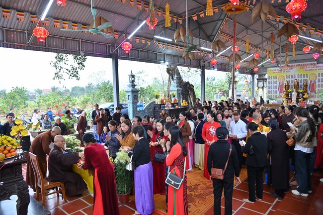 Preaching dharma at Bich Thuong pagoda and TayKhanh pagoda in the eighth day of propagation trip in the Northern